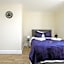 St Mary's - Modern Central Huge Studio Apartments