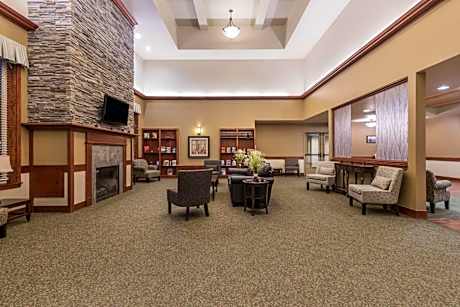 Clarion Hotel & Suites Williston