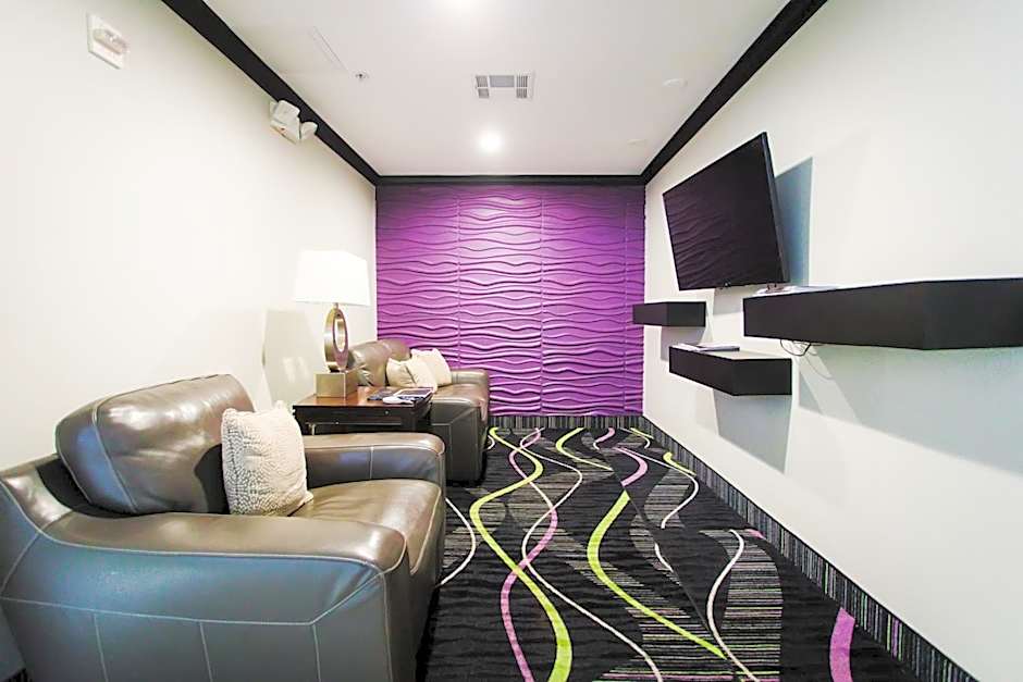 Palacio Royale Inn Signature Katy