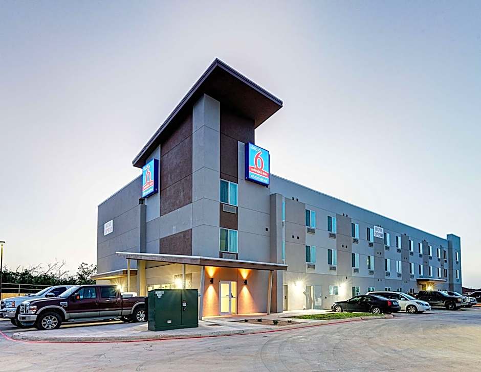 Studio 6-Sweetwater, TX