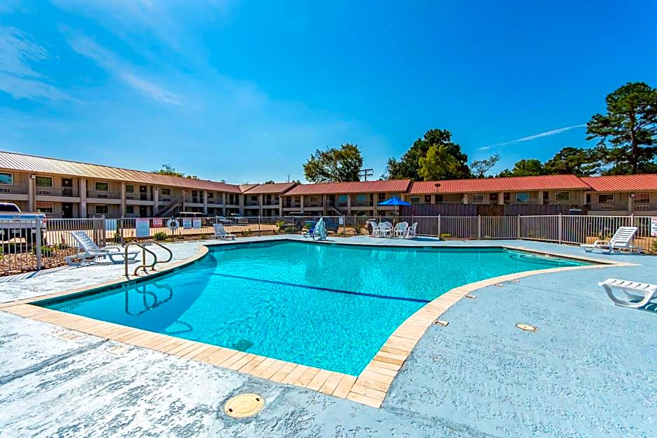 Studio 6-Huntsville, TX