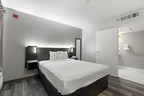 Queen Room - Disability Access