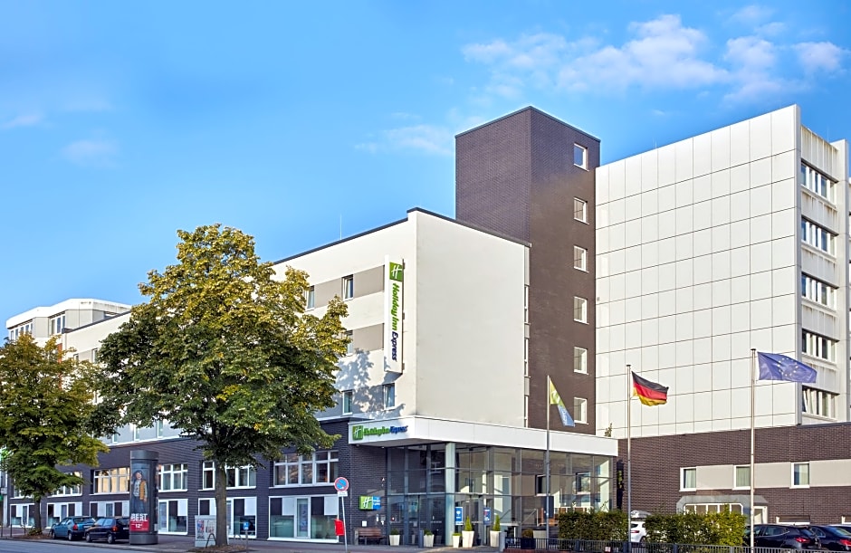 Holiday Inn Express Hamburg City Centre Hamburg Rates From Eur71