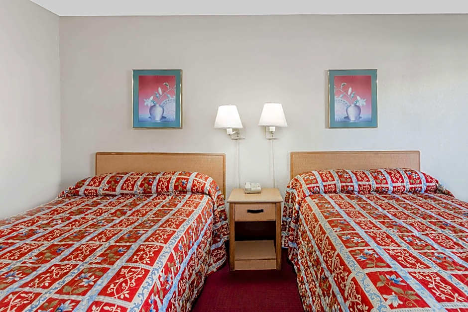 Knights Inn - Fredericksburg