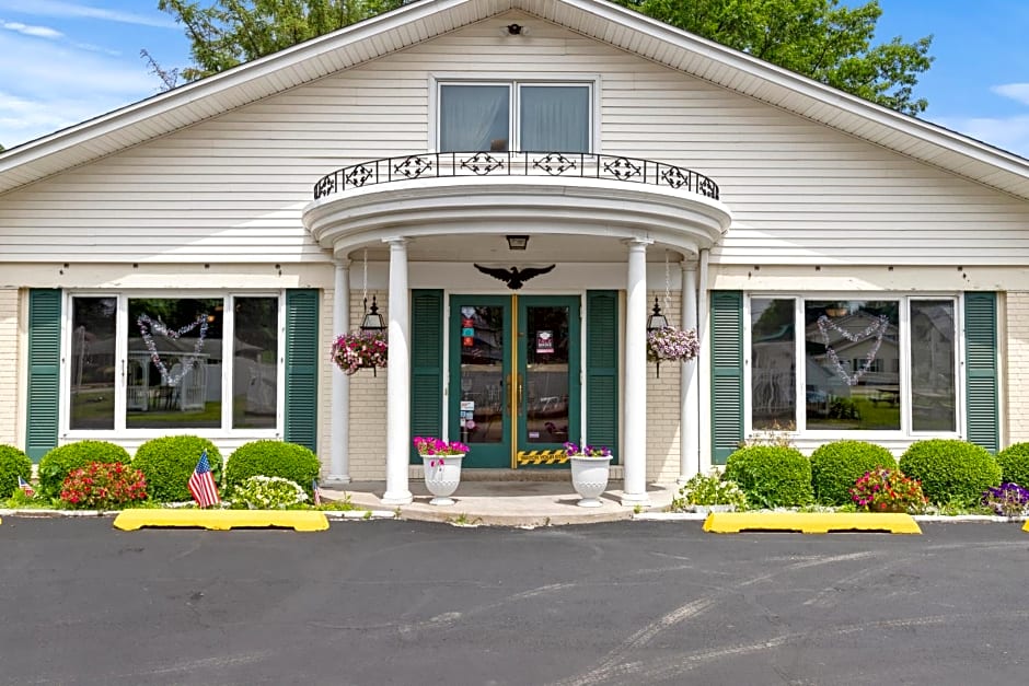 Glass House Inn