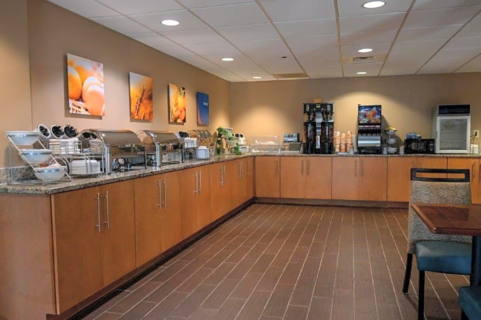 Comfort Inn & Suites Patriots Point