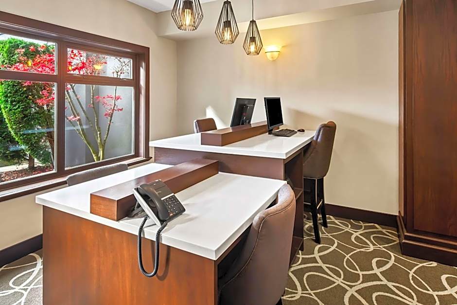 Best Western Plus Pitt Meadows Inn & Suites
