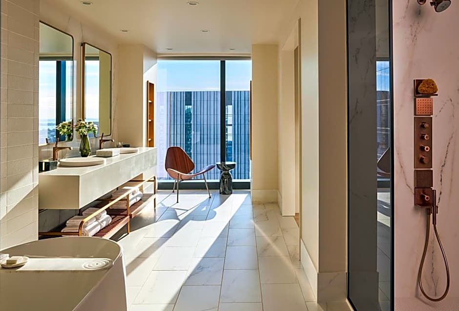 Omni Boston Hotel at the Seaport