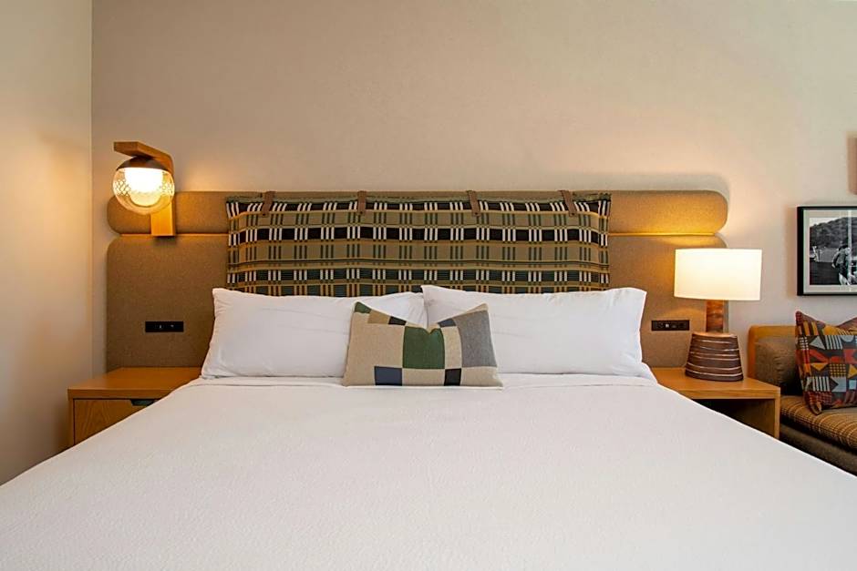 Marin Hilltop Hotel
