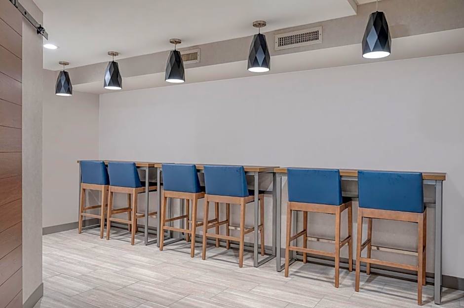 Holiday Inn Express Hotel & Suites Wadsworth By IHG