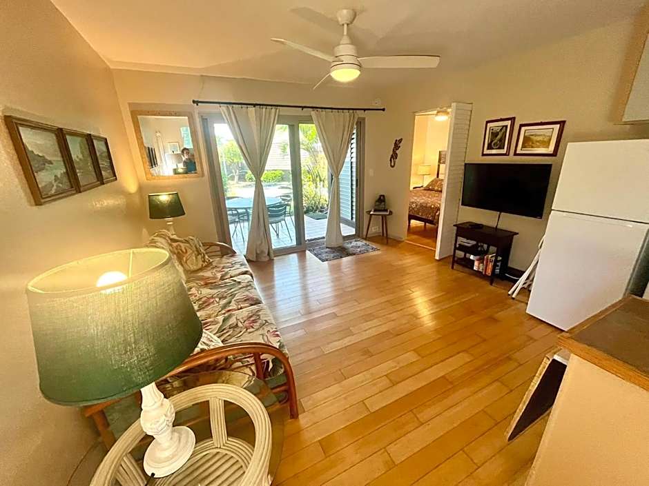 Beachfront 1 Bedroom Condo with Private Beach, Pool, Hot Tub