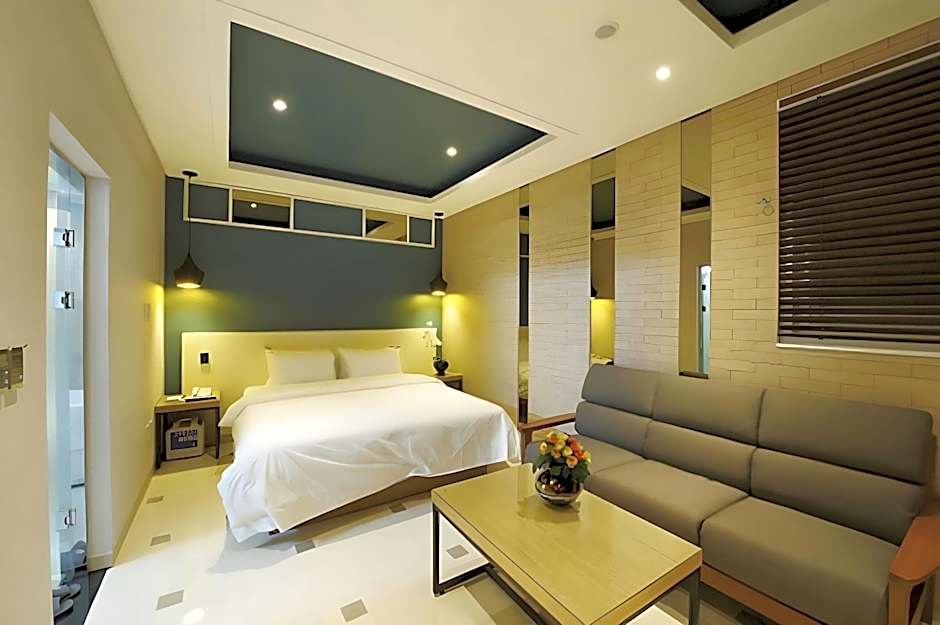 Hotel B