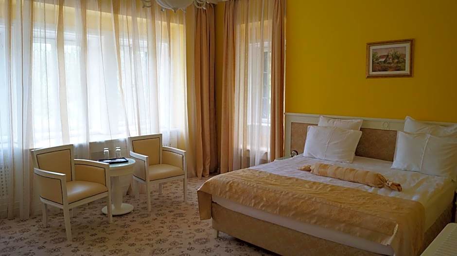 Complex La Tunuri - Vila Economat