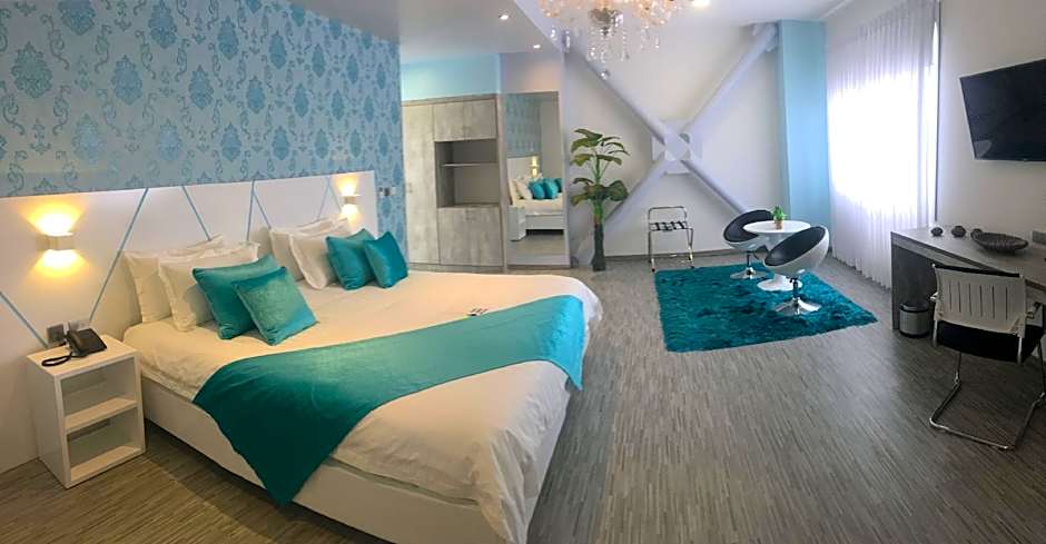 LUMA PLAZA HOTEL