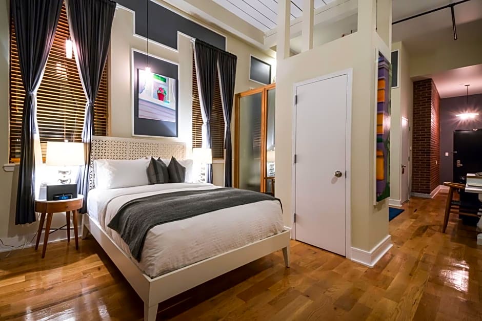 Henry Norman Hotel