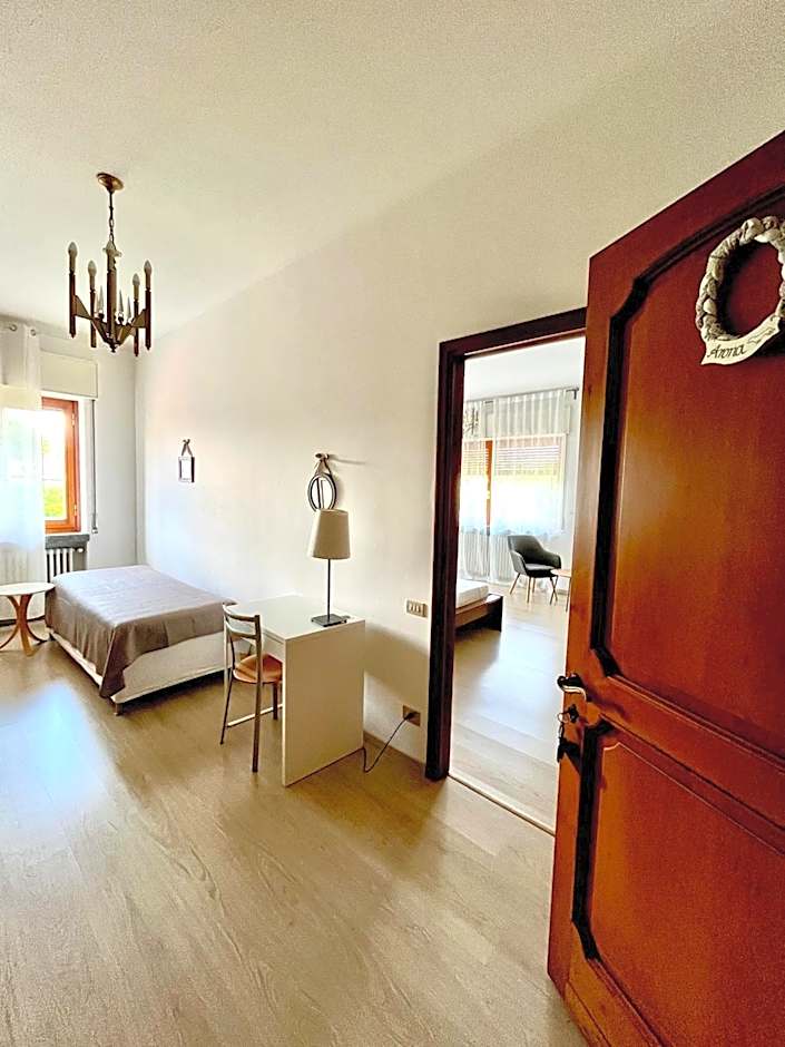 Bella Vita Guesthouse -parcheggio privato interno