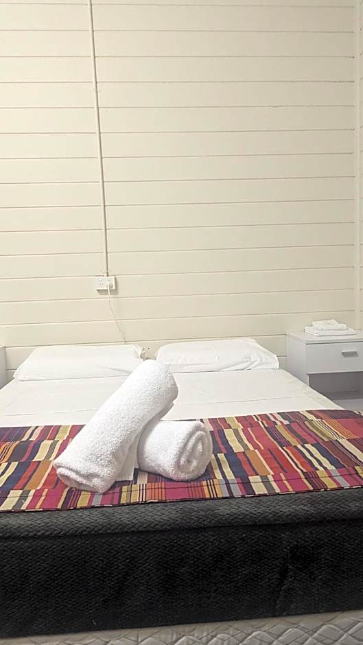 GRAND CENTRAL HOTEL PROSERPINE