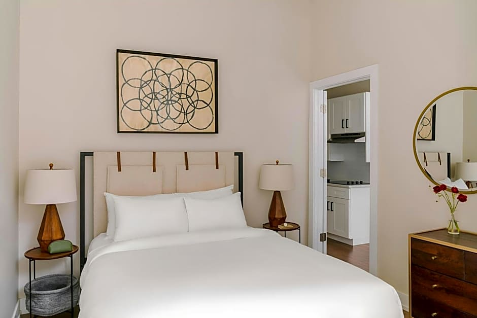 Sonder by Marriott Bonvoy Jewelers Row Apartments Millenium Park