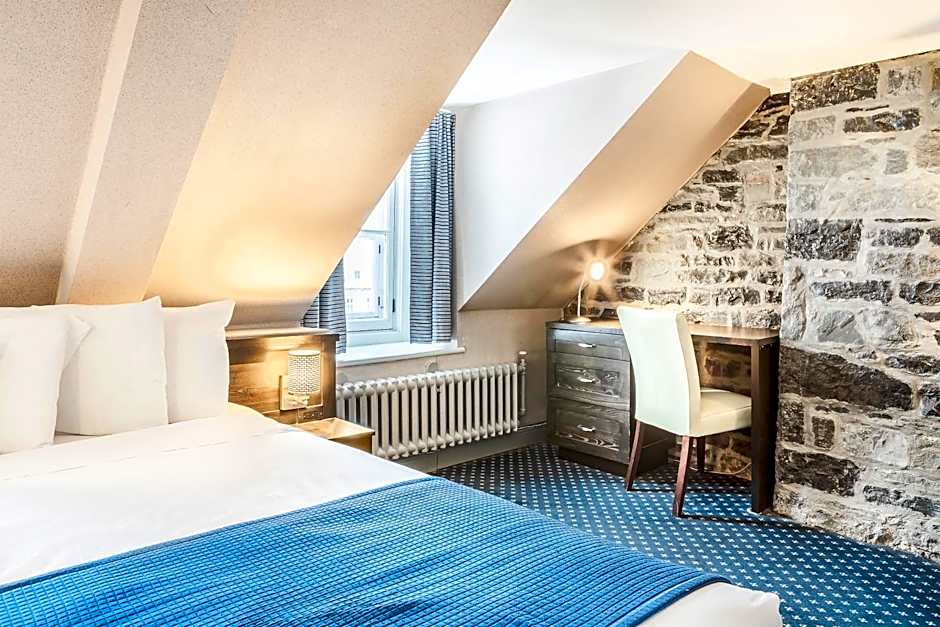 Hotel Louisbourg