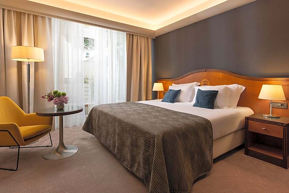 Hotel More