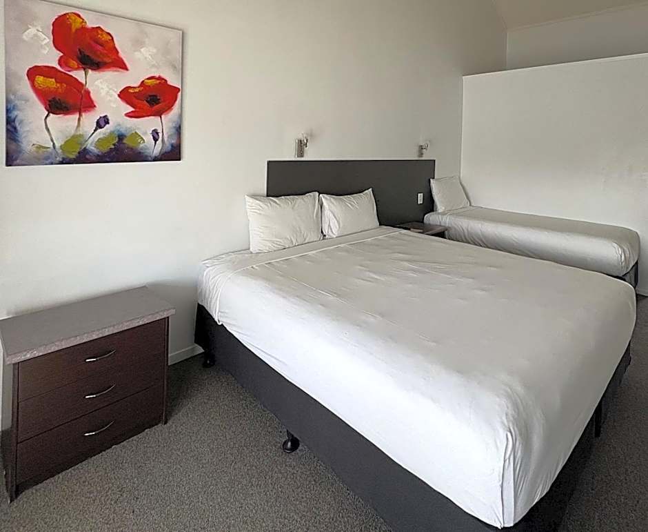 Devonwood Motel