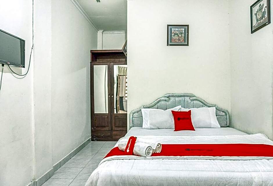 RedDoorz Syariah @ Raya Tajem Maguwo