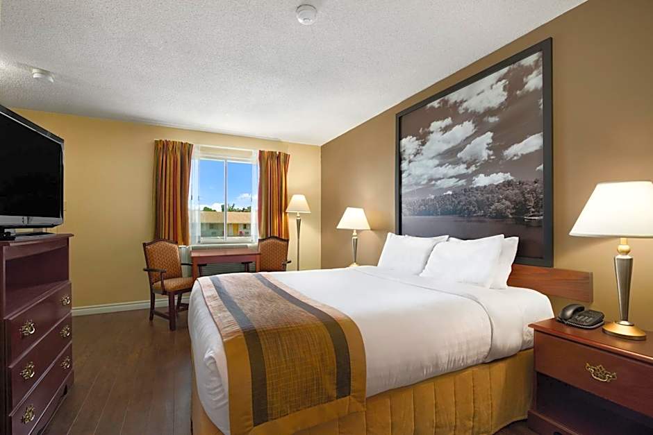 Super 8 by Wyndham Brockville