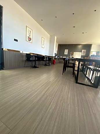 Hanting Hotel Ngari Coqen County