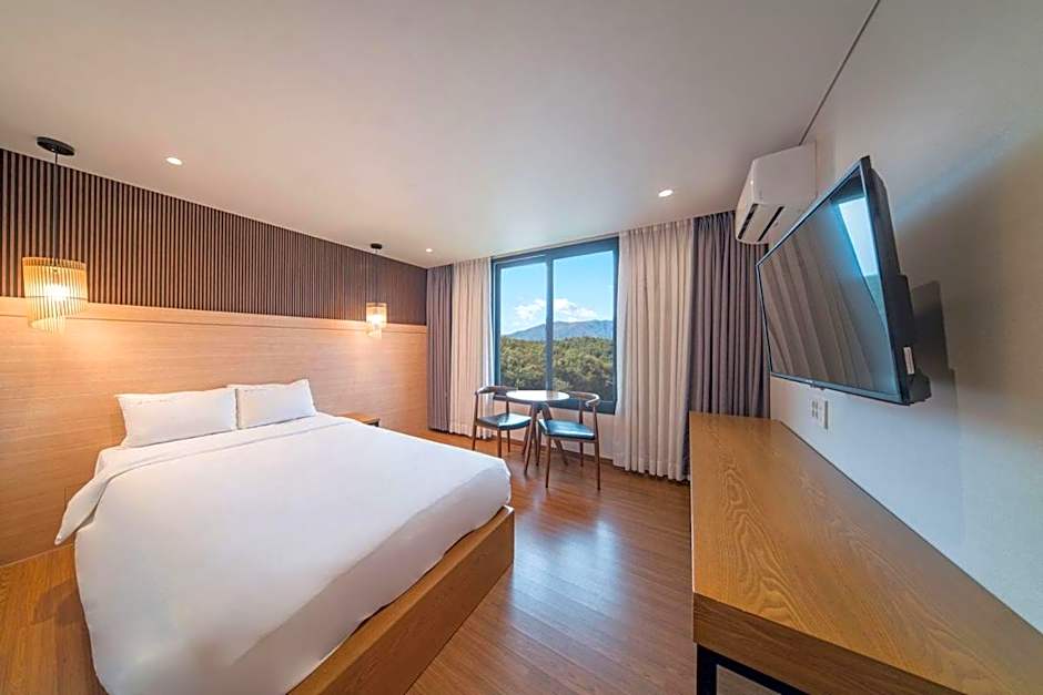 Two Y Hotel