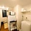 honeys guest house elevator , wash machine, huge closet space, private bathroom, walk to skytree in 10 minutes