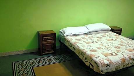 Single Room with Shared Bathroom
