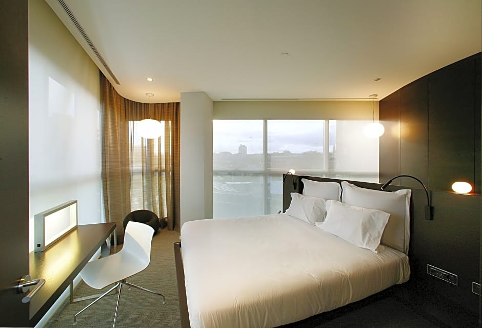 The Gates Diagonal Barcelona Spain Rates From Eur78