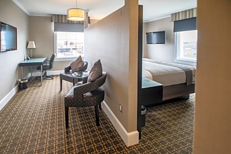 Junior King Suite with Mobility Accessible Shower