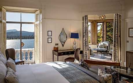 Suite with Lake View