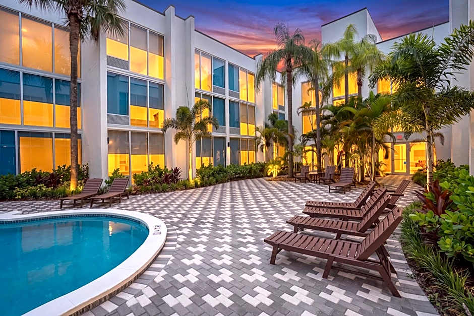 Tropical Palms Hotel