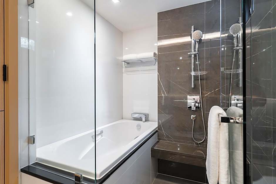 Destiny63 Ekamai Apartment