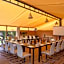 Oasis lodges