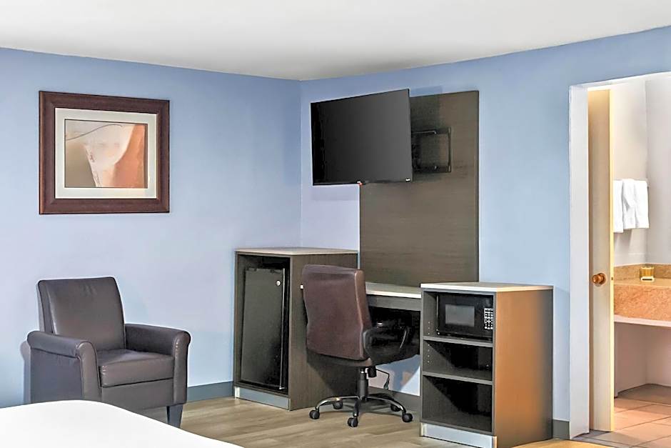 Travelodge by Wyndham Las Vegas NM