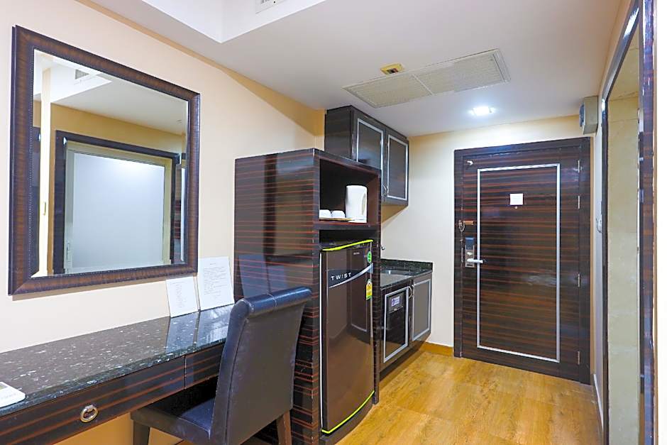 Land Royal Residence