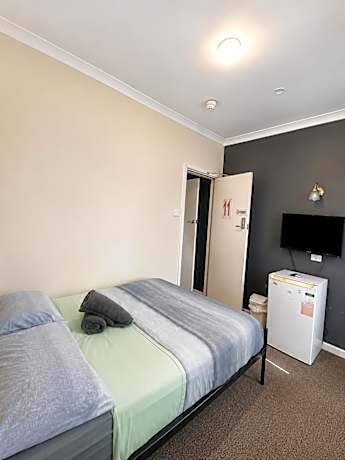 Private Double Room with Shared Bathroom
