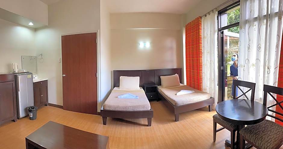 3 Pax Charming Foggy Cold Breeze, Cozy Gardenville Hotel