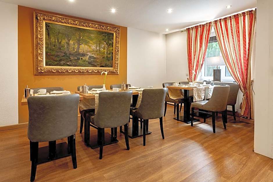 Tiptop Hotel Burgschmiet Garni