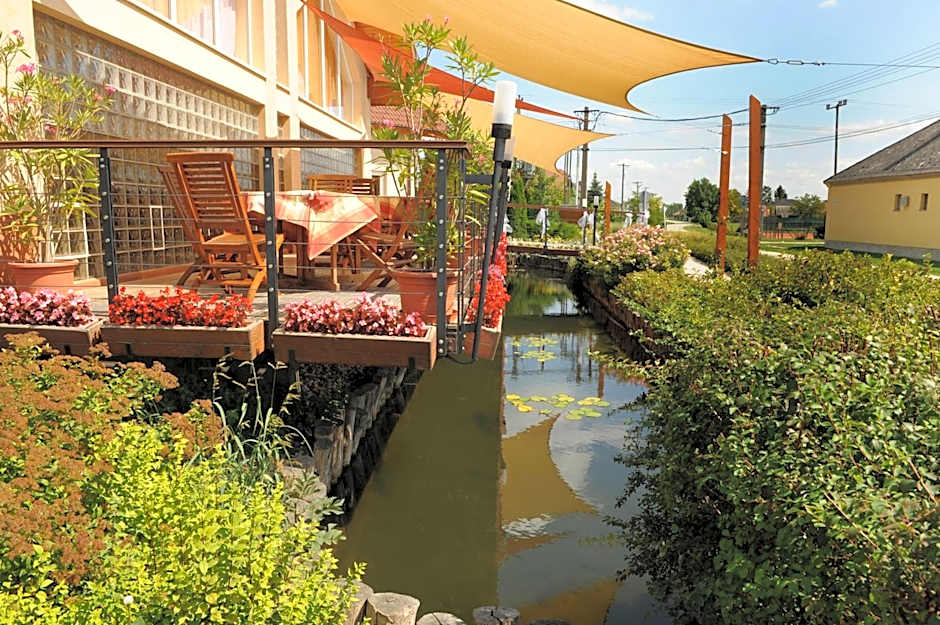 Orchidea Hotel Lipót