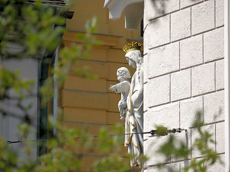 Dom Hotel