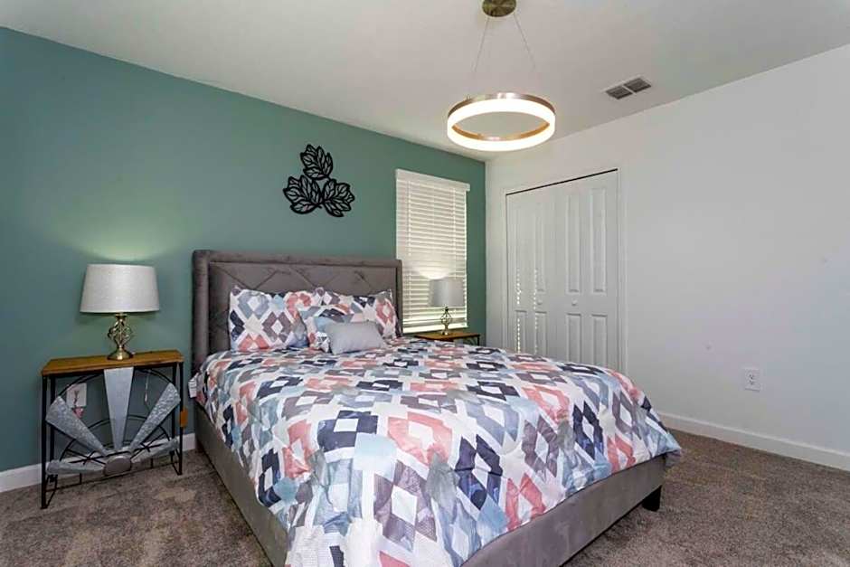 Super nice and spacious 9BDR home