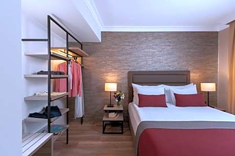 Junior Suite with Pool View