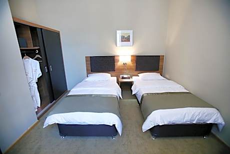 Junior Suite with Twin Bed