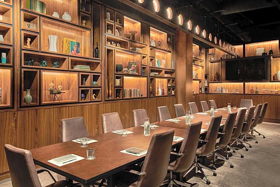 Moxy Downtown Los Angeles