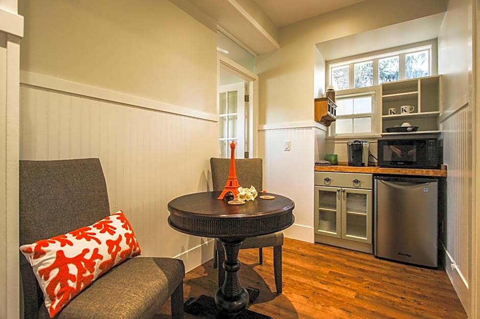 CHATHAM HOUSE Kelowna Bed & Breakfast