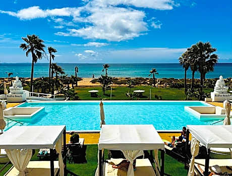 Hotel LIVVO Budha Beach